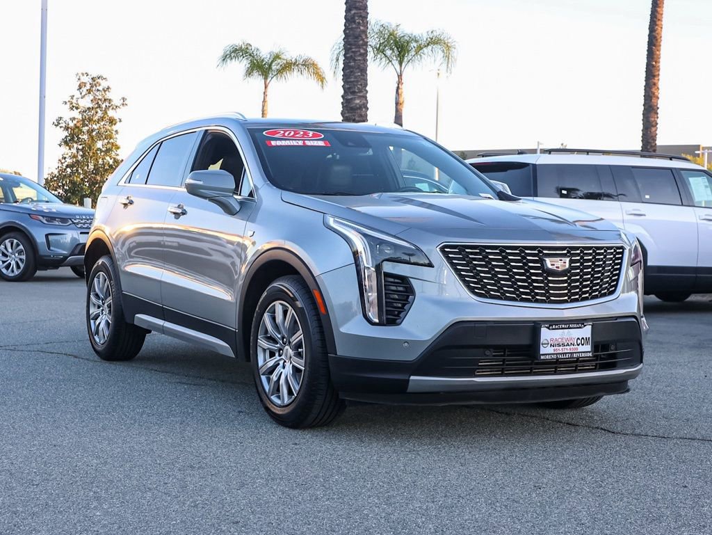 Used 2023 Cadillac XT4 Premium Luxury image 2
