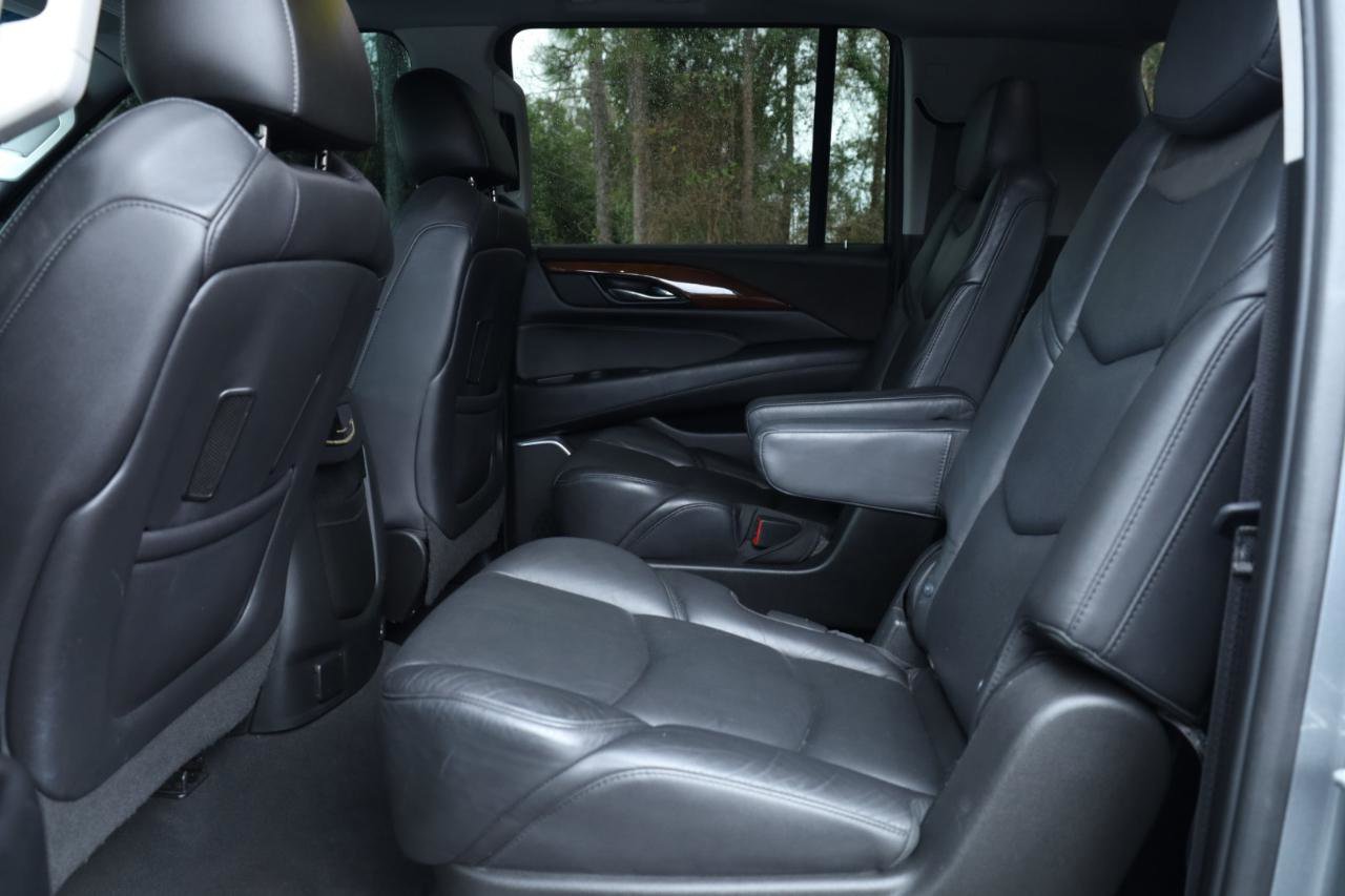 Used 2019 Cadillac Escalade ESV Luxury image 14