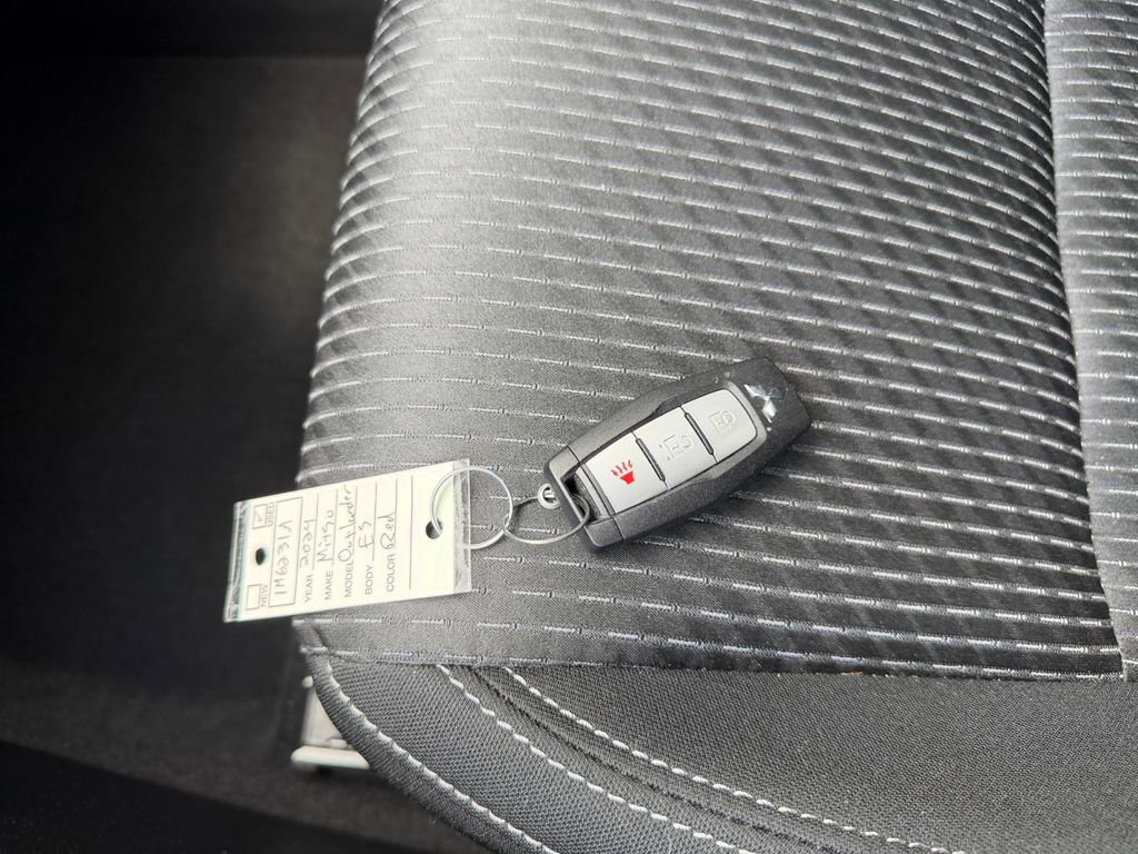 Used 2024 Mitsubishi Outlander ES AWD/4WD image 32
