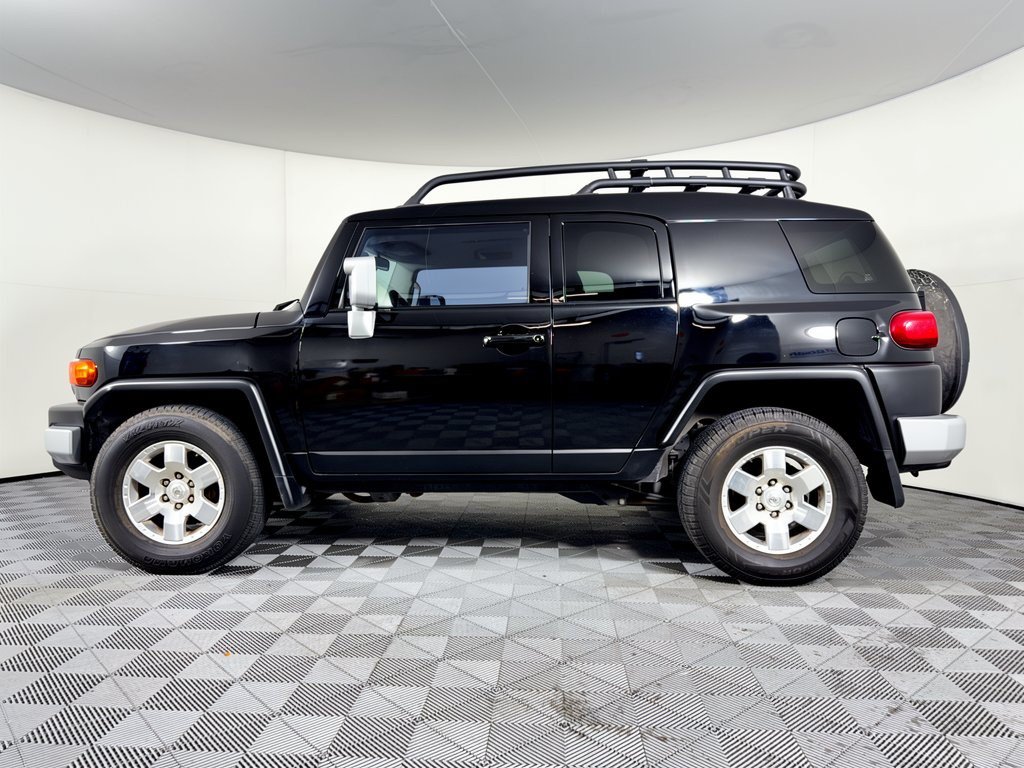 Used 2008 Toyota FJ Cruiser 2WD image 2