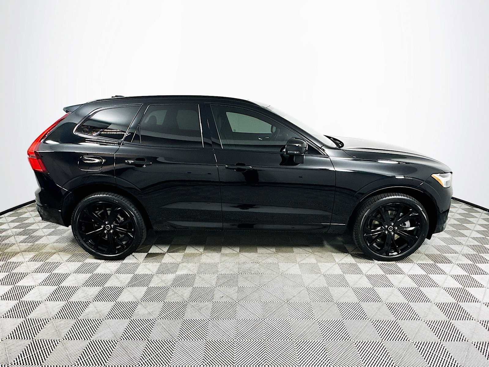 New 2026 Volvo XC60 T8 Ultra w/ Protection Package AWD/4WD image 8