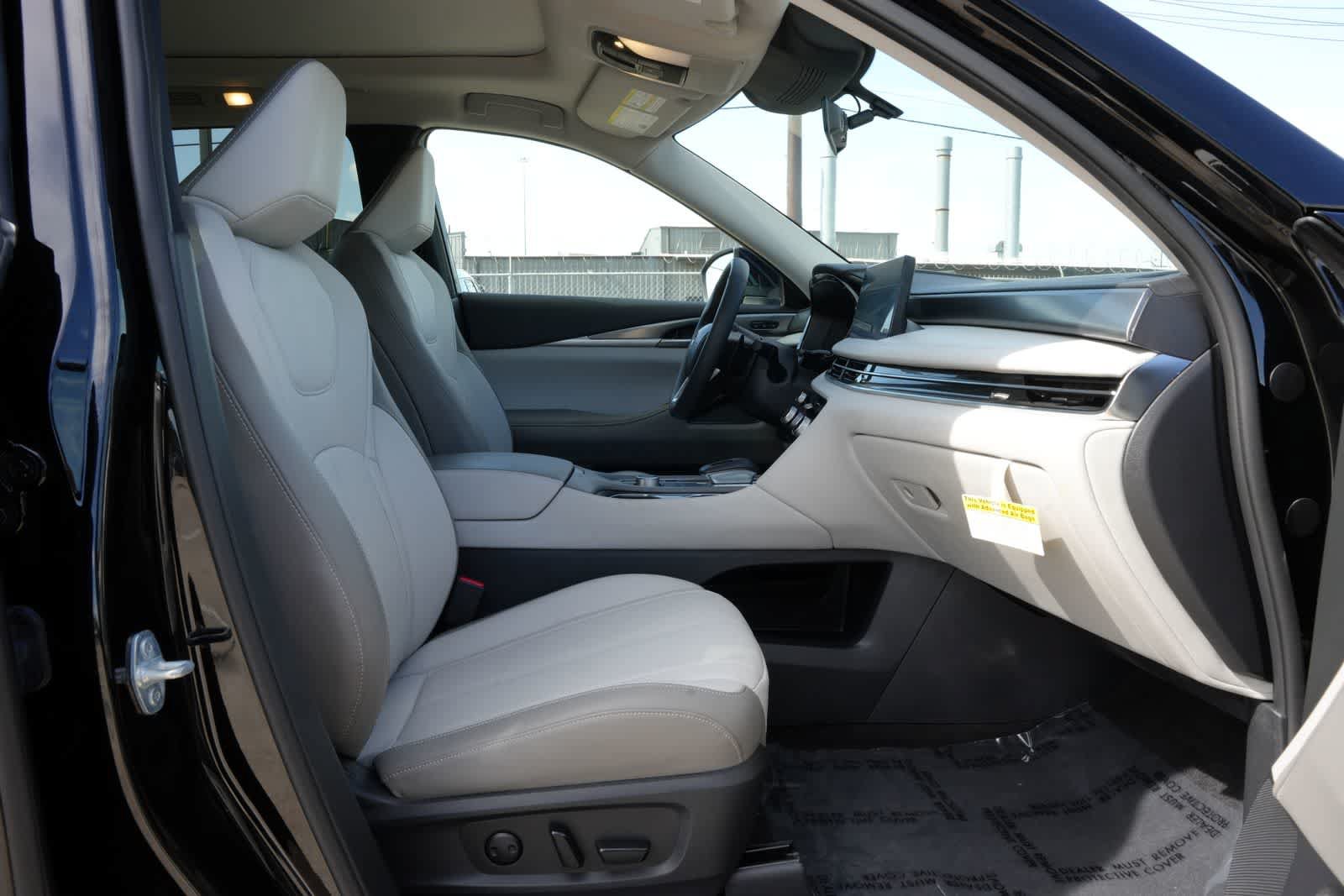 Certified 2027 INFINITI QX60 Pure w/ Cargo Package FWD image 23