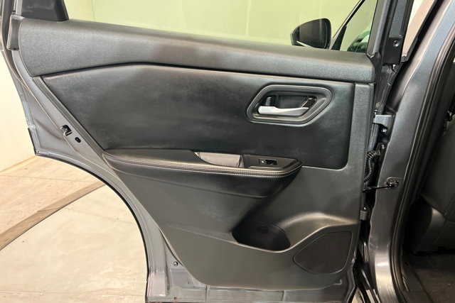 Used 2026 Nissan Rogue SV w/ Cold Weather Package AWD/4WD image 18