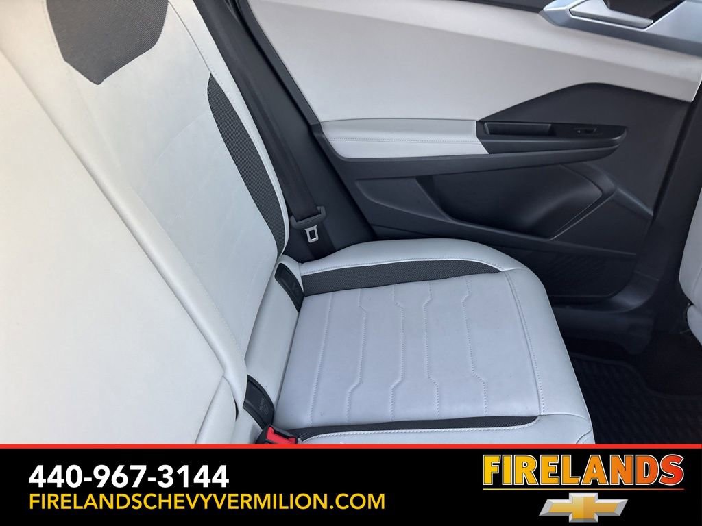 Used 2025 Volkswagen Taos SE image 36