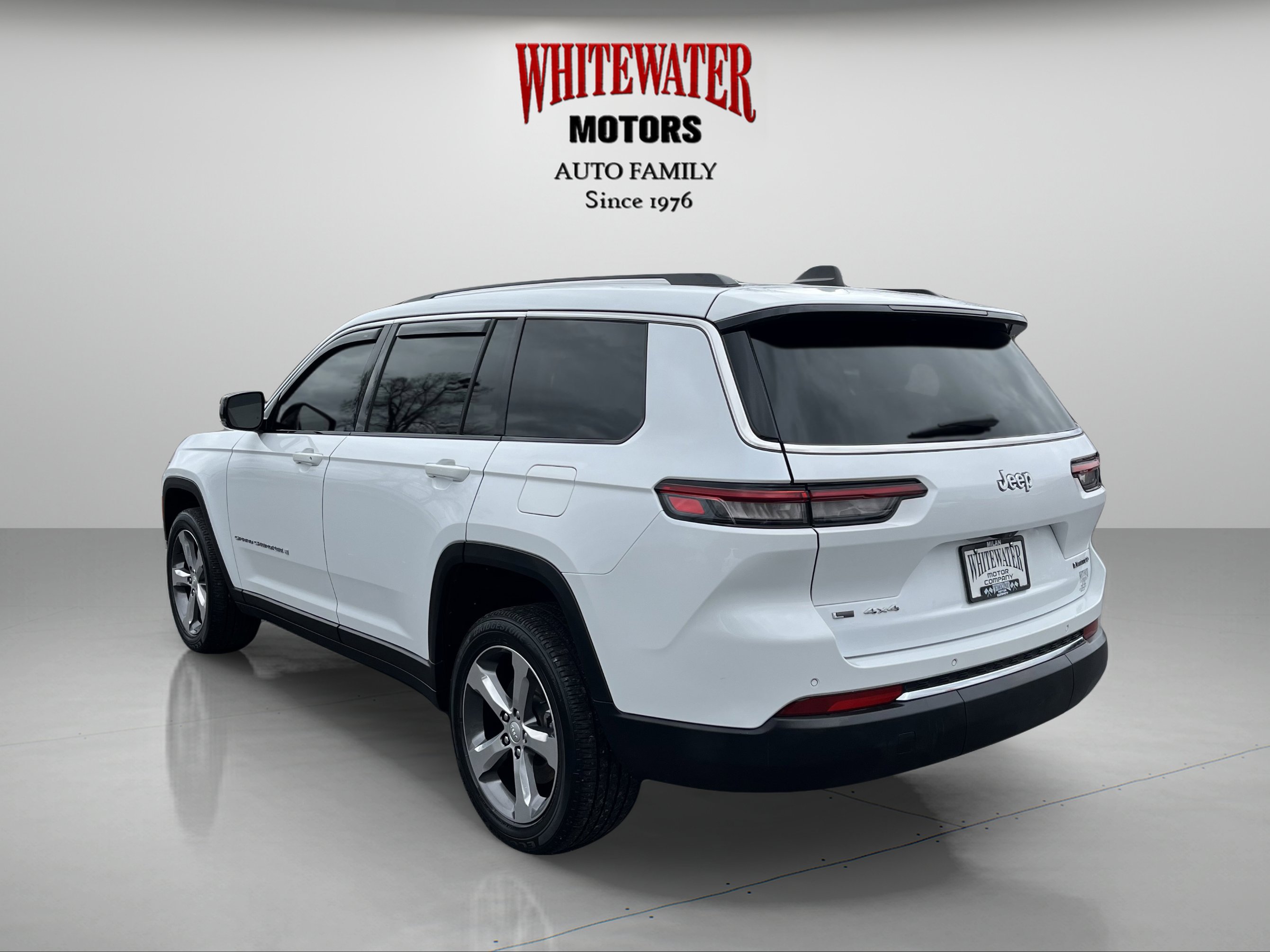 Used 2022 Jeep Grand Cherokee L Limited AWD/4WD image 3