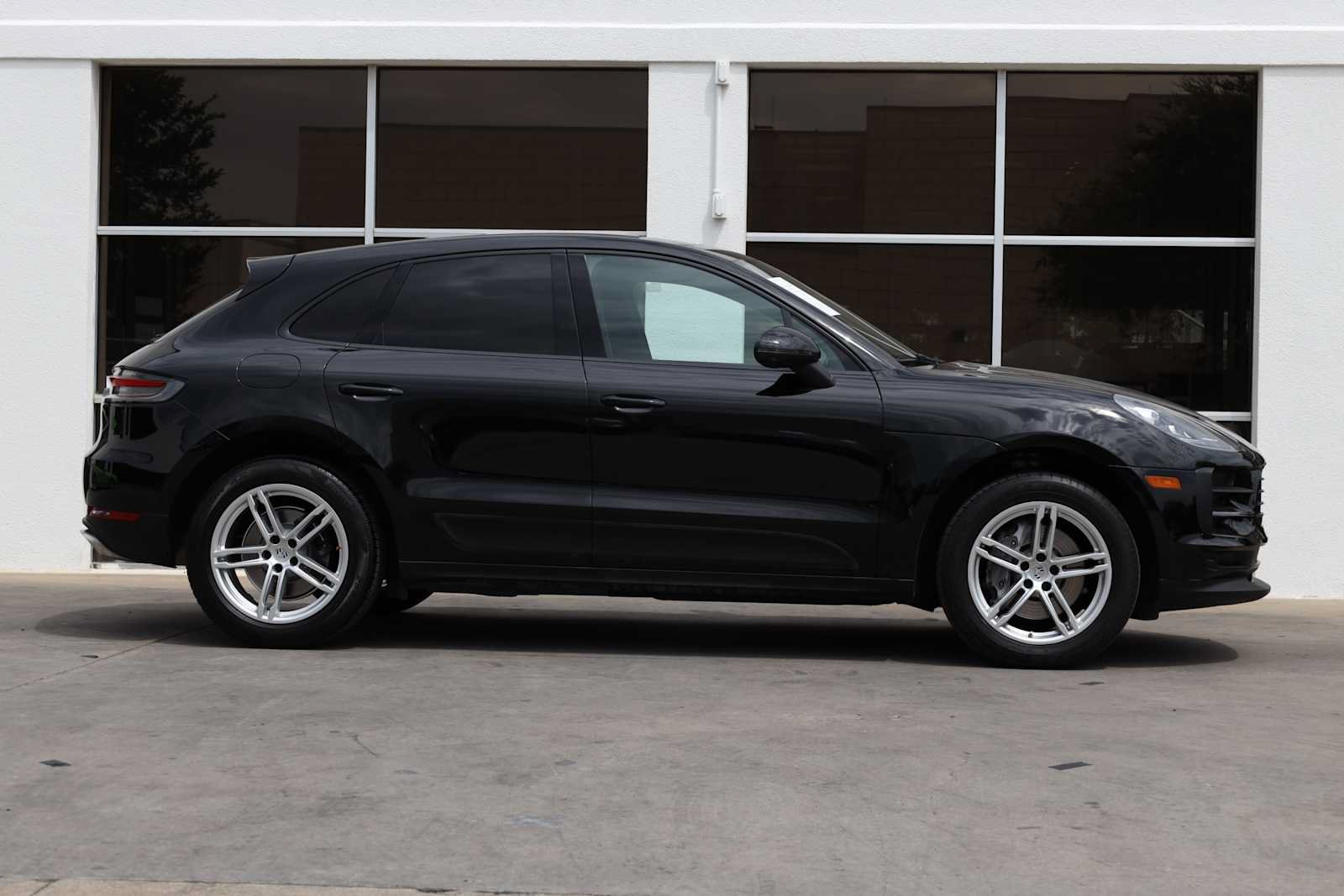 Used 2021 Porsche Macan AWD/4WD image 8
