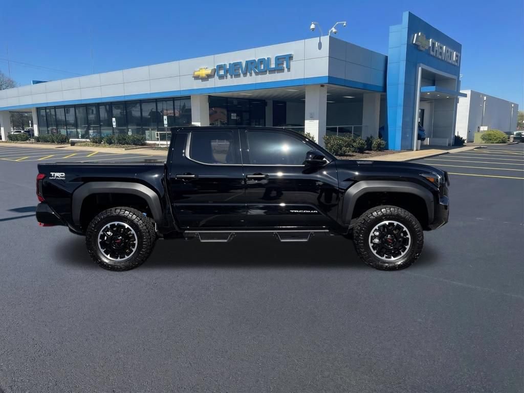 Used 2026 Toyota Tacoma TRD Off-Road AWD/4WD image 8