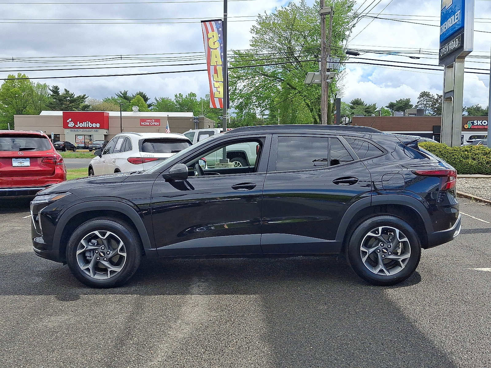 Used 2024 Chevrolet Trax LT FWD image 4
