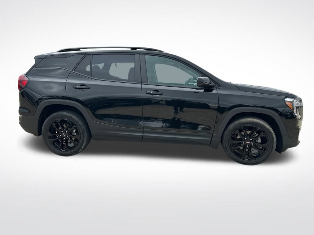 Used 2022 GMC Terrain SLE w/ Driver Convenience Package image 5