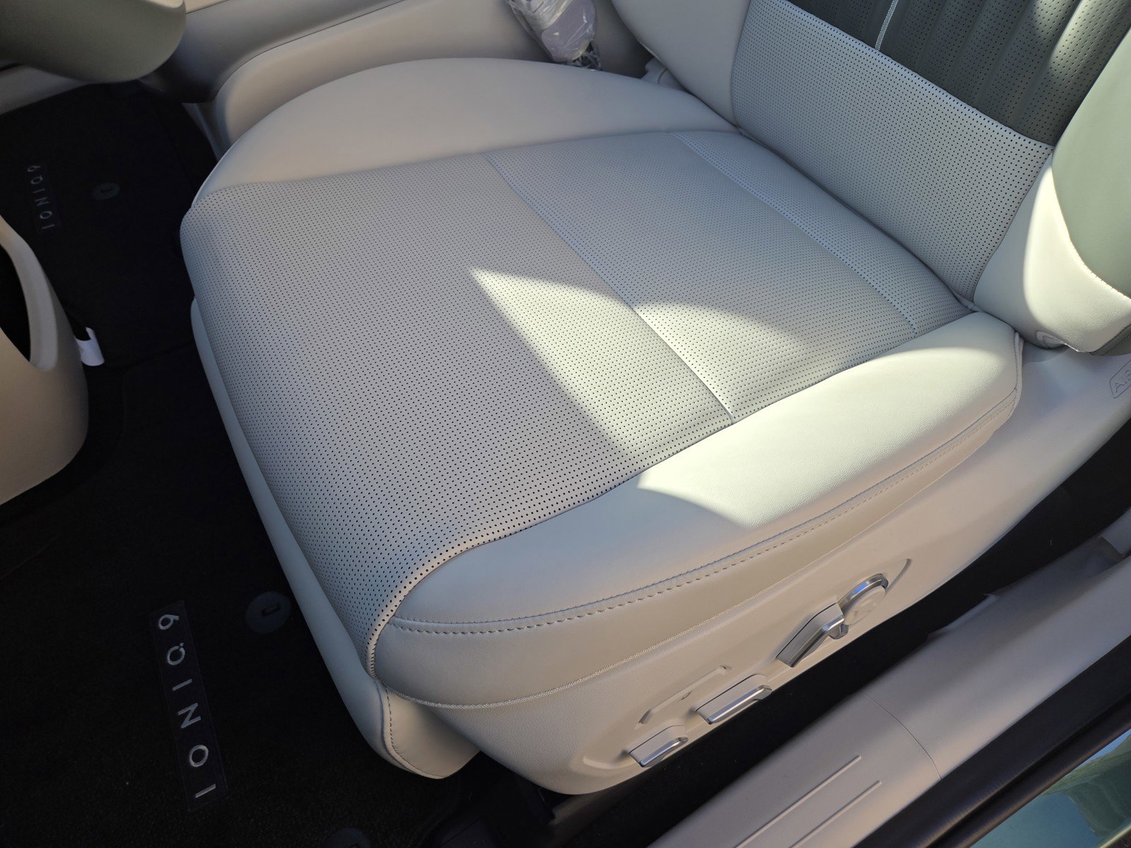 New 2026 Hyundai Ioniq 9 Limited image 13