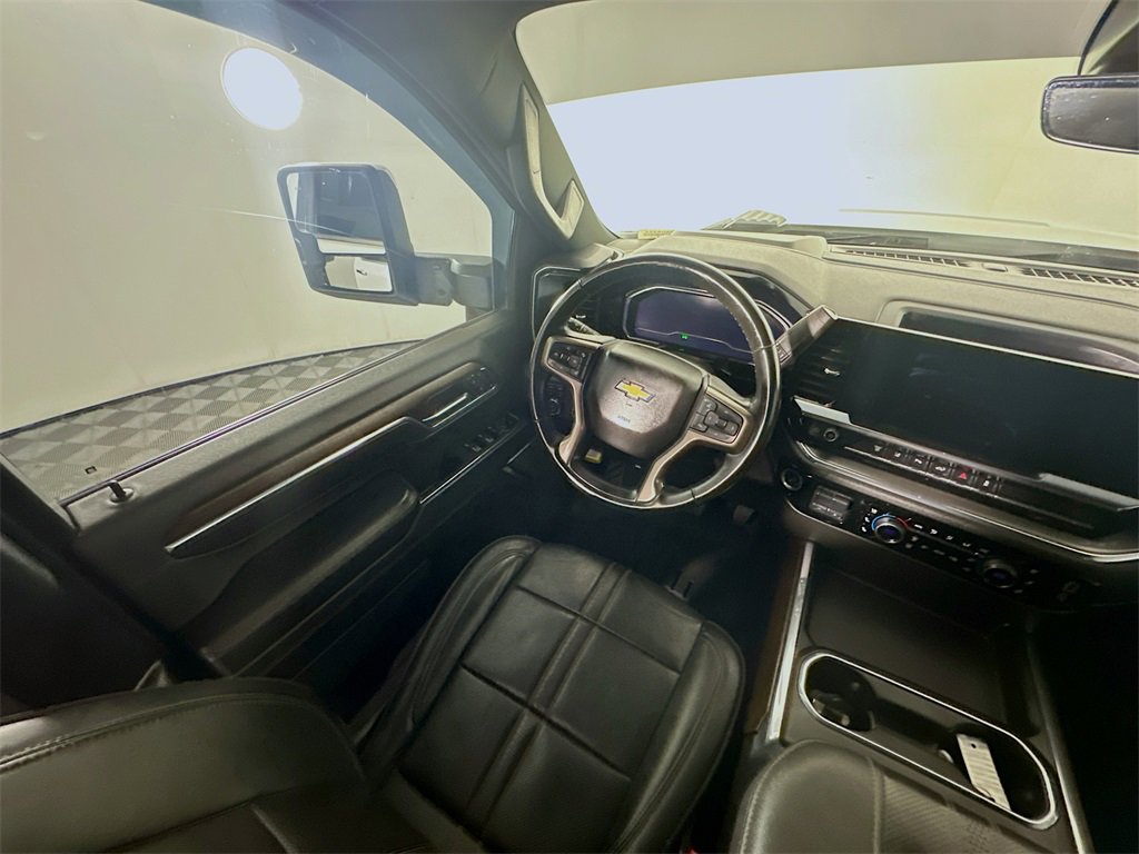Used 2024 Chevrolet Silverado 3500 High Country w/ High Country Premium Package image 9