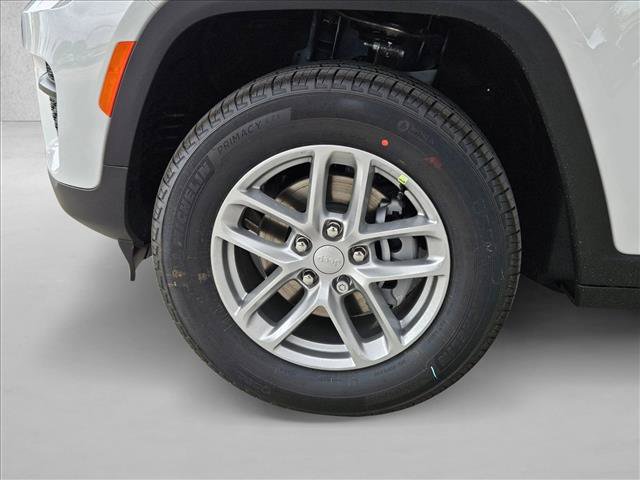 New 2026 Jeep Grand Cherokee Laredo RWD image 10