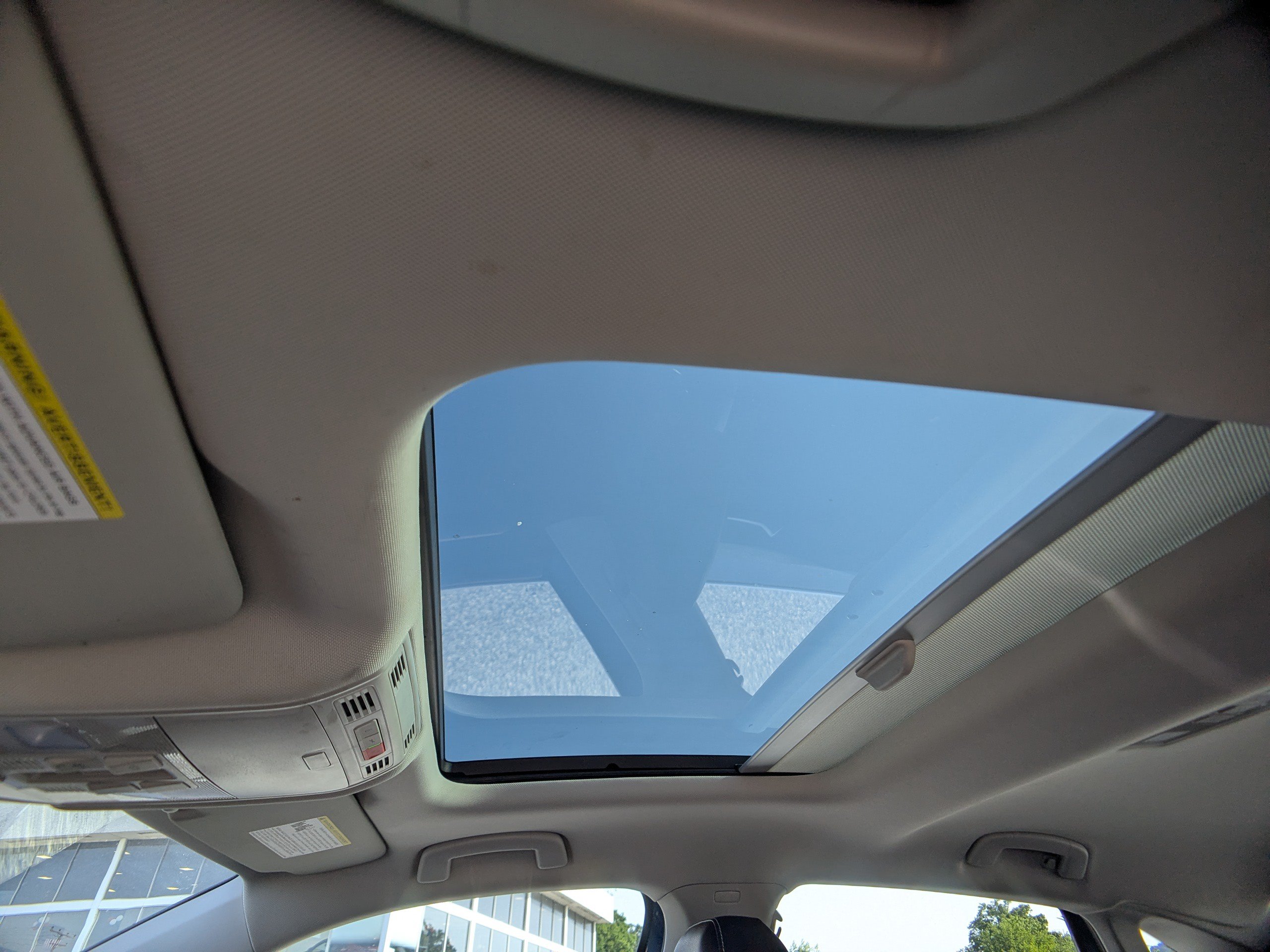 Used 2025 Volkswagen Jetta SE FWD image 18