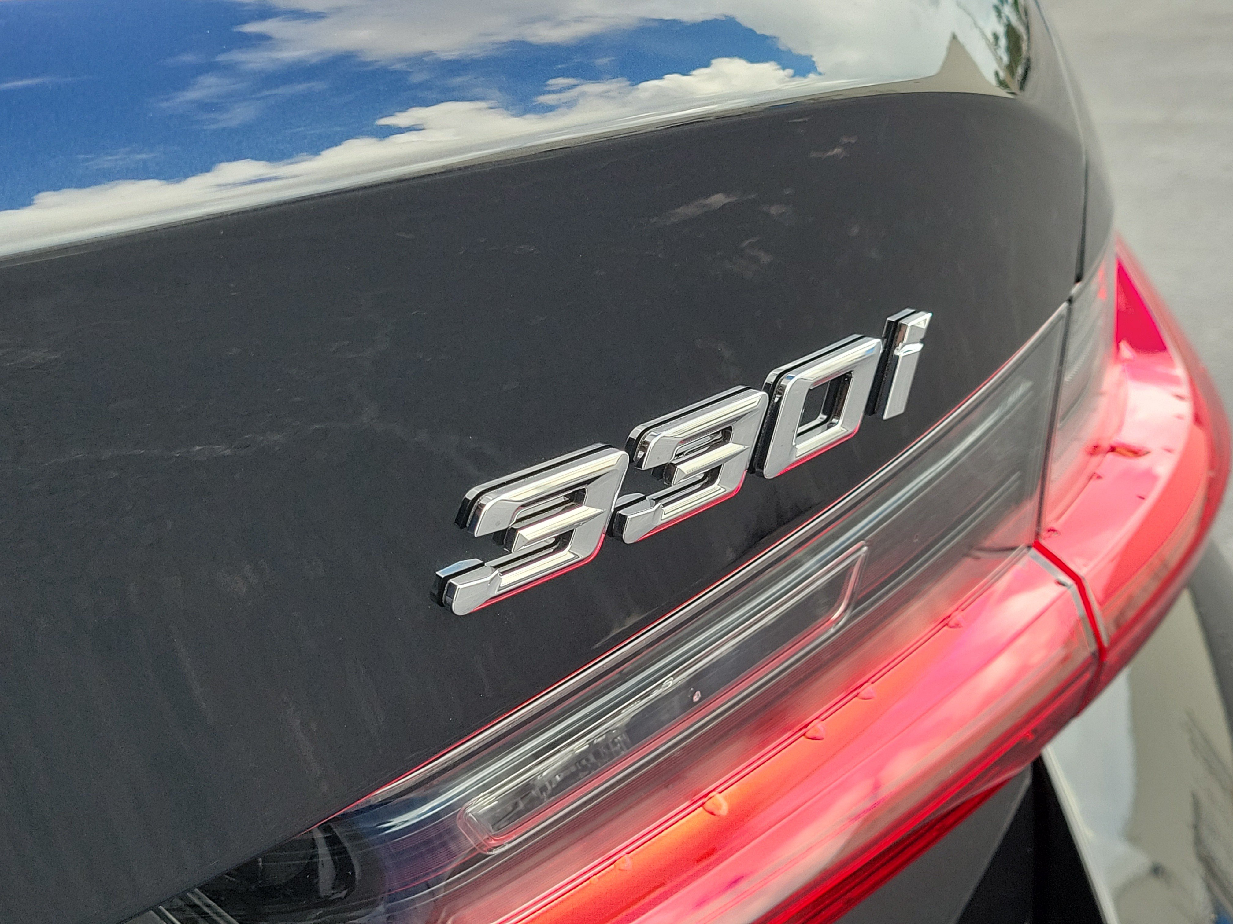 Used 2026 BMW 330i Sedan w/ Premium Package RWD image 5