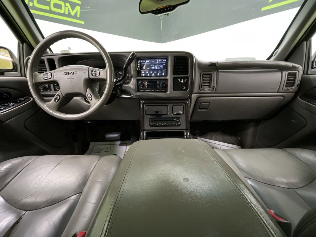 Used 2003 GMC Yukon Denali image 18