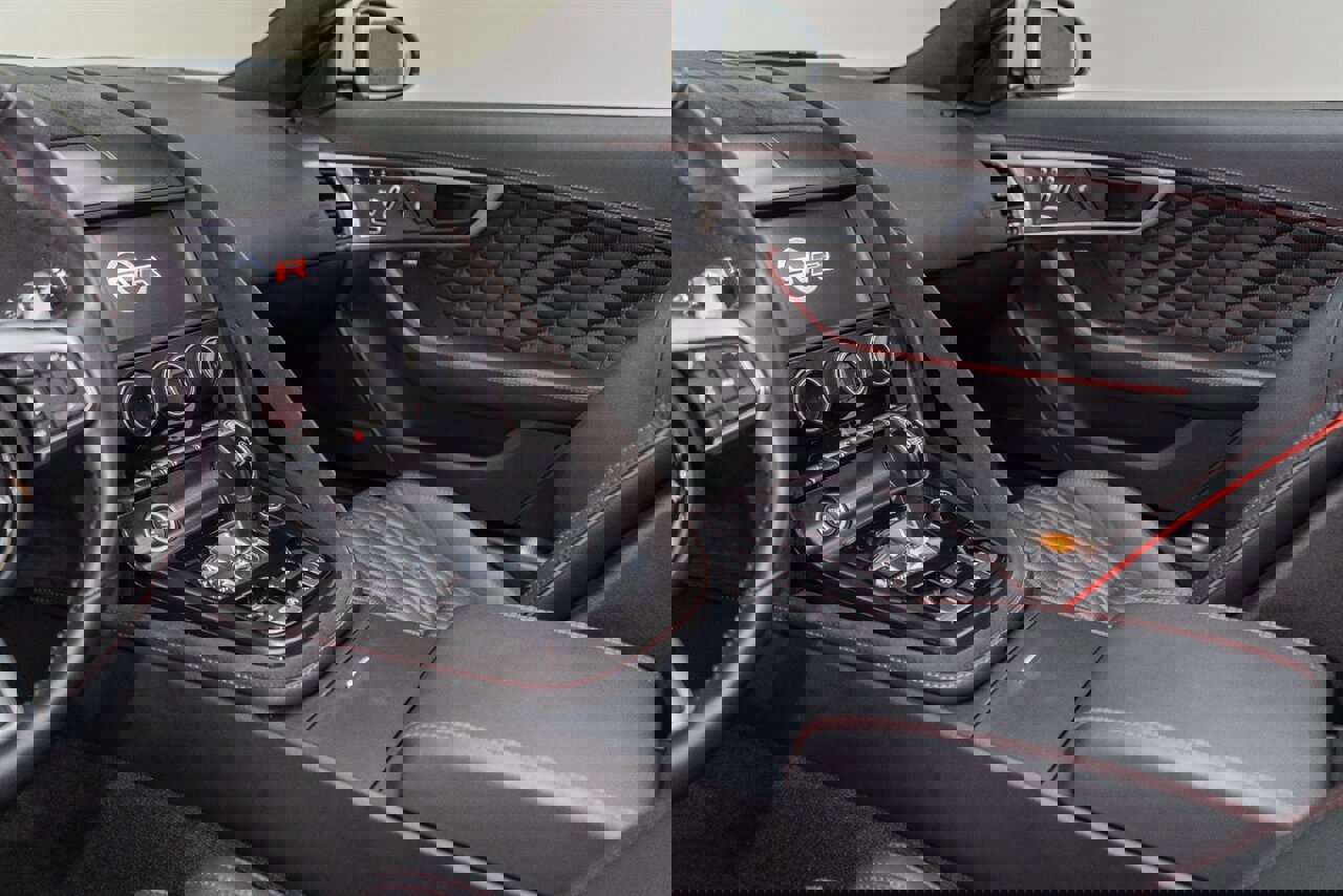 Used 2020 Jaguar F-TYPE SVR image 77