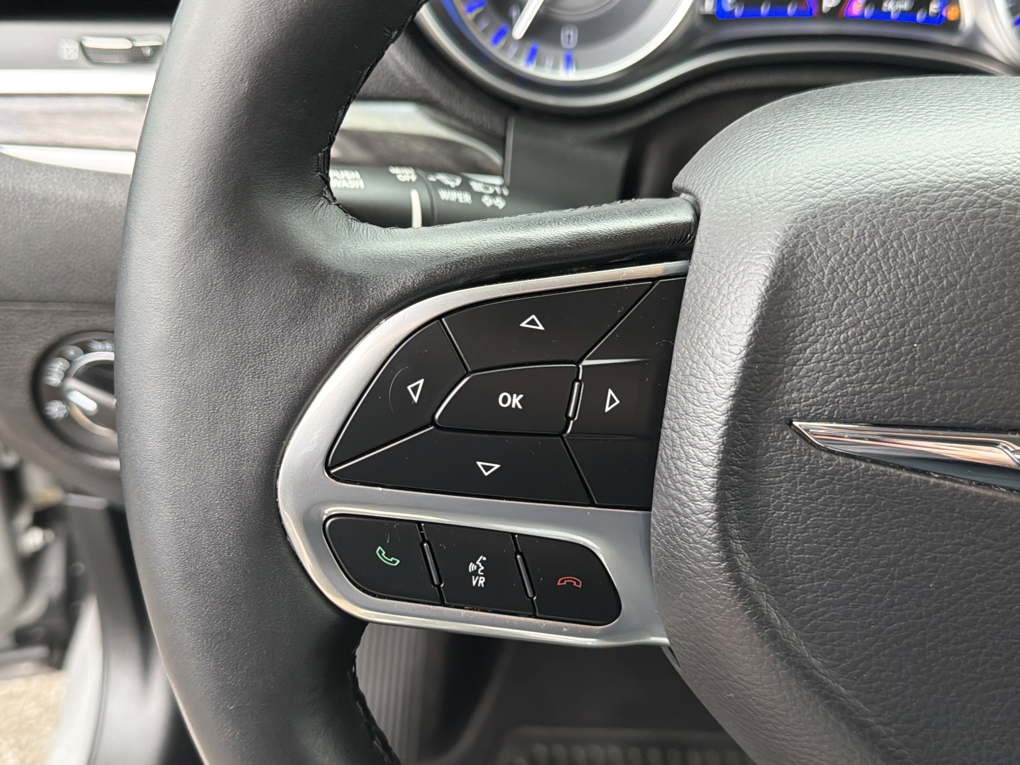 Used 2019 Chrysler 300 Touring L w/ Quick Order Package 22F image 17