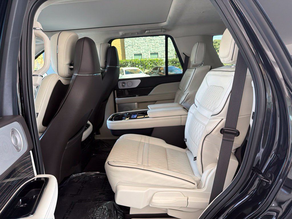 Used 2024 Lincoln Navigator Black Label AWD/4WD image 30
