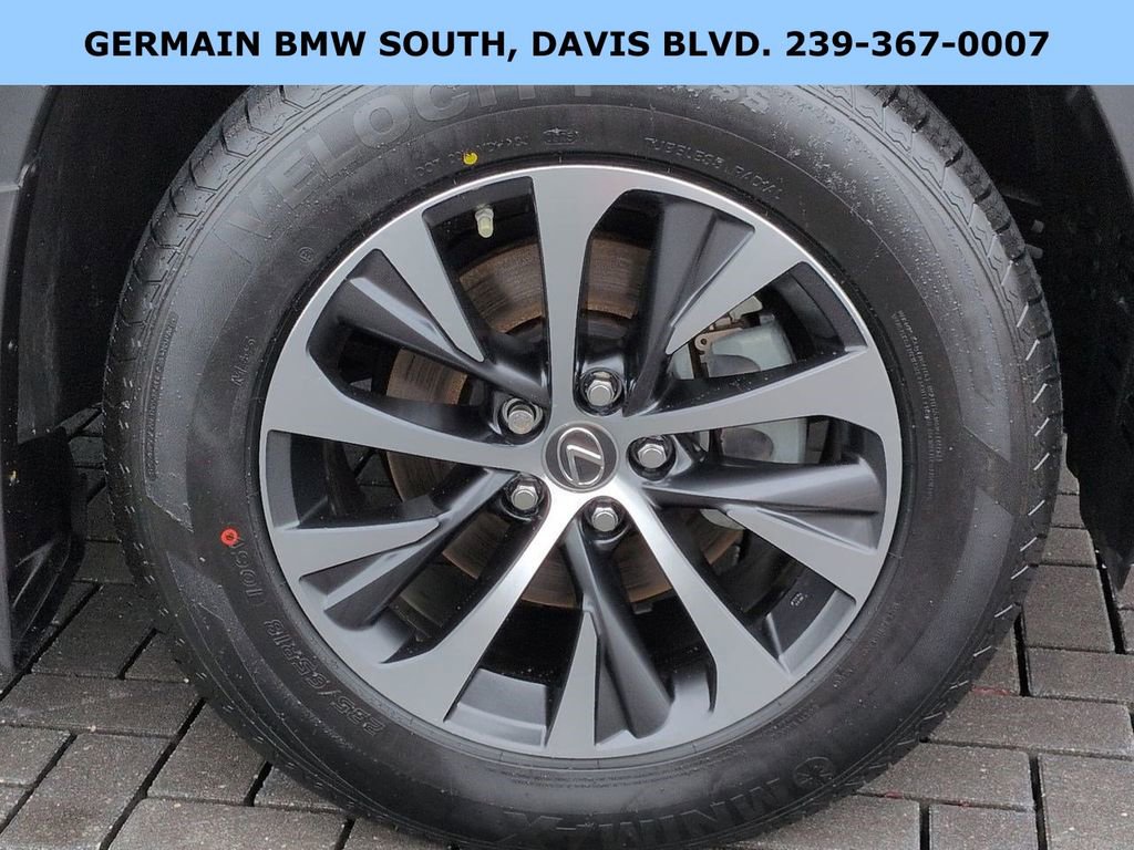 Used 2022 Lexus RX 350L Premium w/ Premium Package image 12