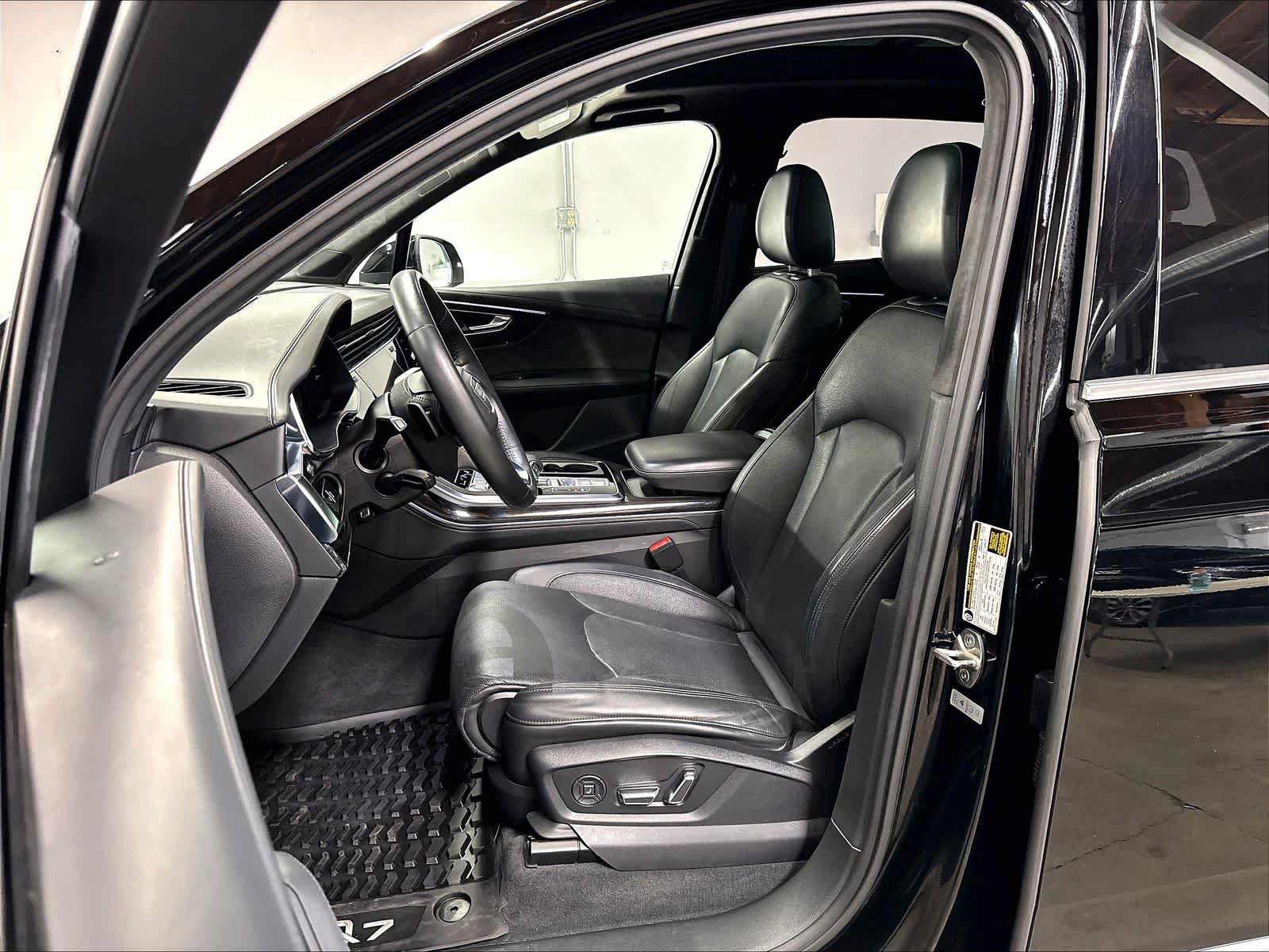 Used 2020 Audi Q7 3.0T Prestige w/ Prestige Package AWD/4WD image 27