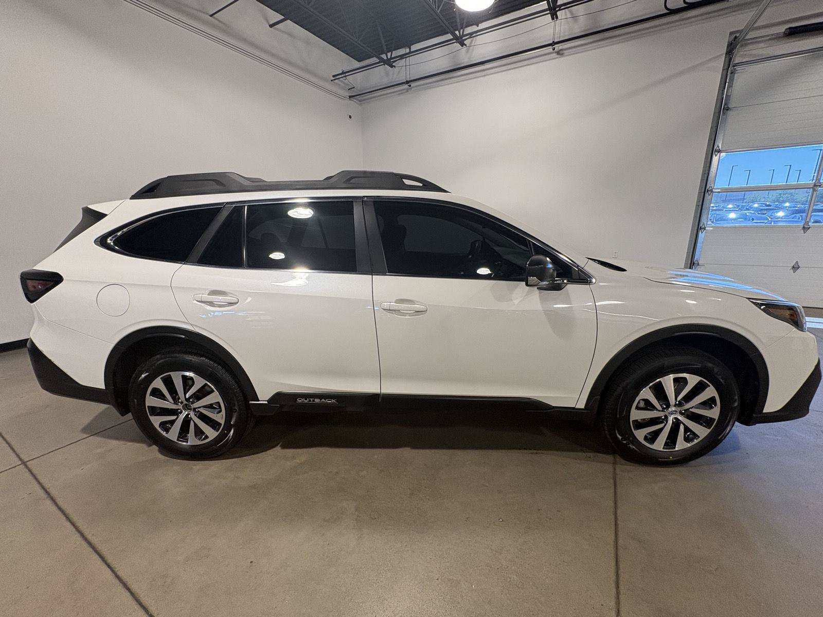 Used 2020 Subaru Outback AWD/4WD image 2