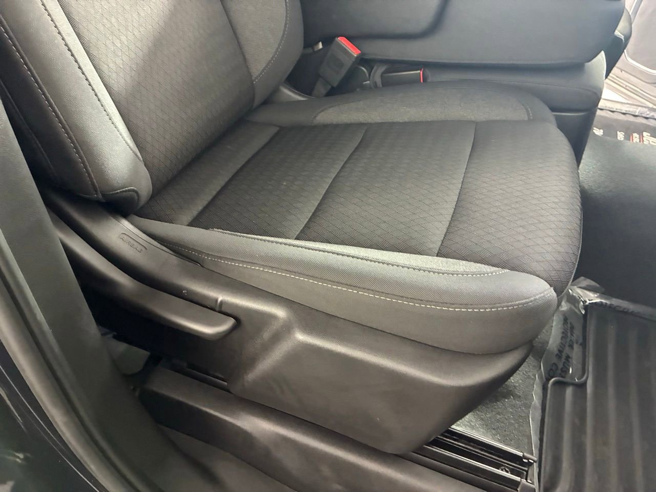 Used 2023 Chevrolet Silverado 1500 LT image 36