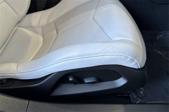 Used 2021 Chevrolet Corvette Stingray Convertible w/ Z51 Performance Package image 21