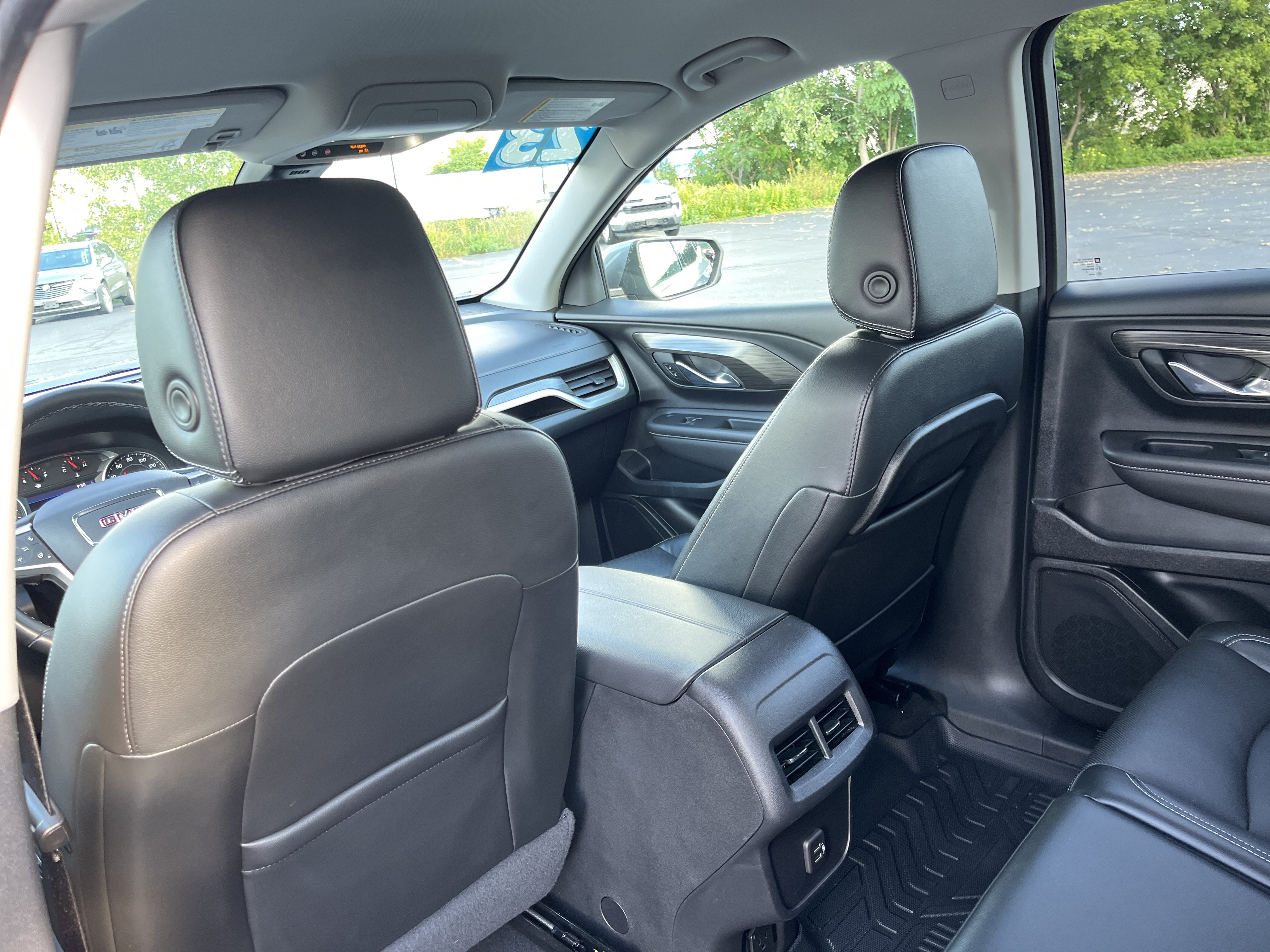 Used 2023 GMC Terrain SLT AWD/4WD image 25