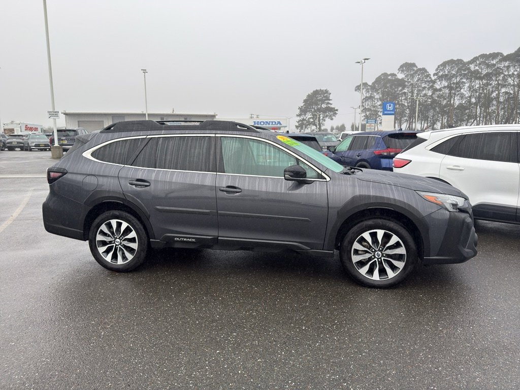 Used 2023 Subaru Outback Limited XT AWD/4WD image 4