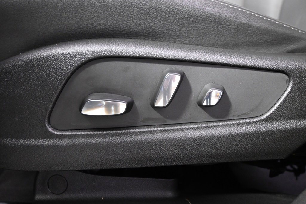 Certified 2025 Cadillac XT6 Sport w/ Technology Package image 13