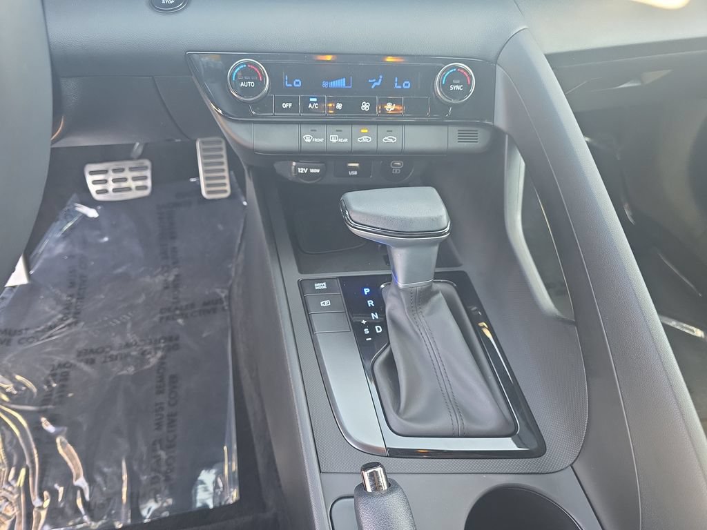 Used 2025 Hyundai Elantra Sport w/ Cargo Package FWD image 17