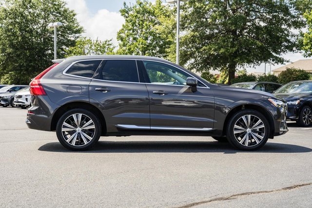 Certified 2022 Volvo XC60 B5 Inscription w/ Climate Package image 2