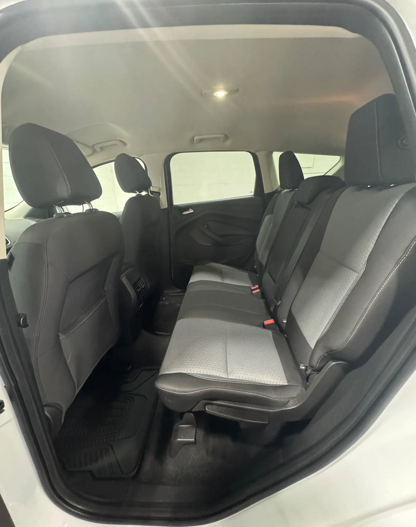 Used 2017 Ford Escape SE w/ Equipment Group 201A image 23