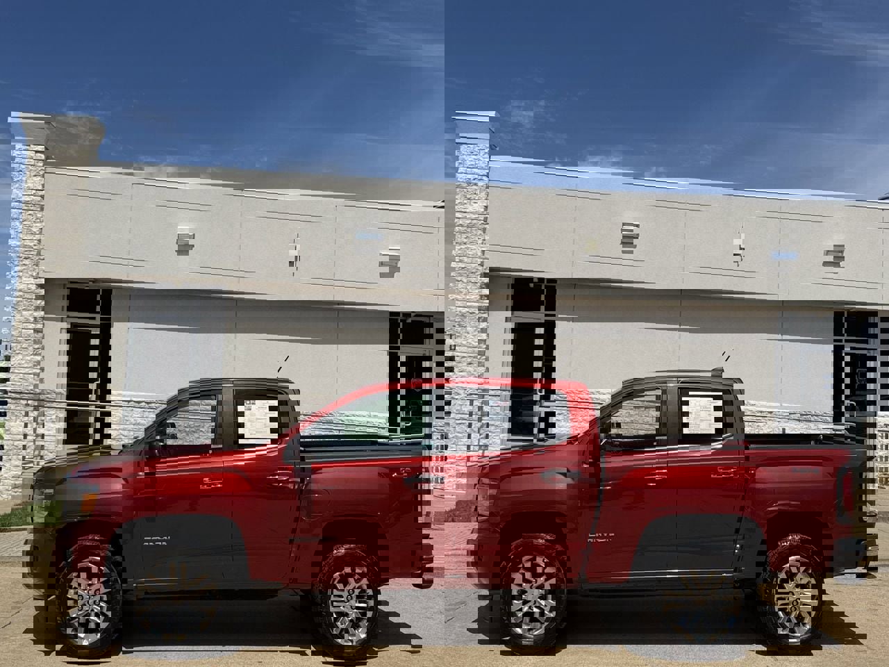 Used 2016 GMC Canyon SLT w/ Driver Alert Package image 3