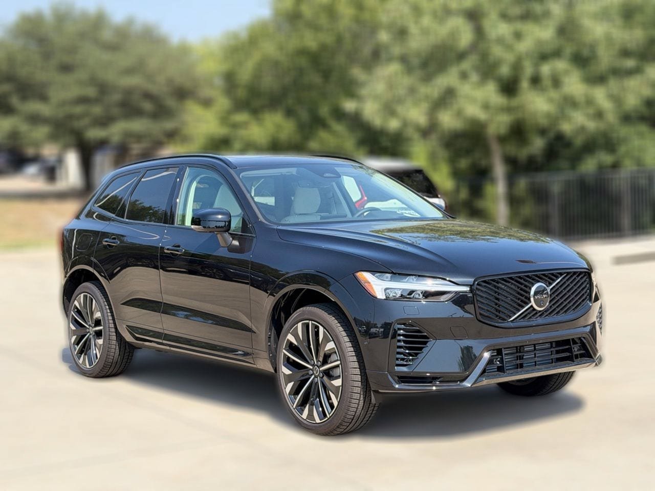 New 2026 Volvo XC60 T8 Ultra w/ Protection Package Premier AWD/4WD image 4