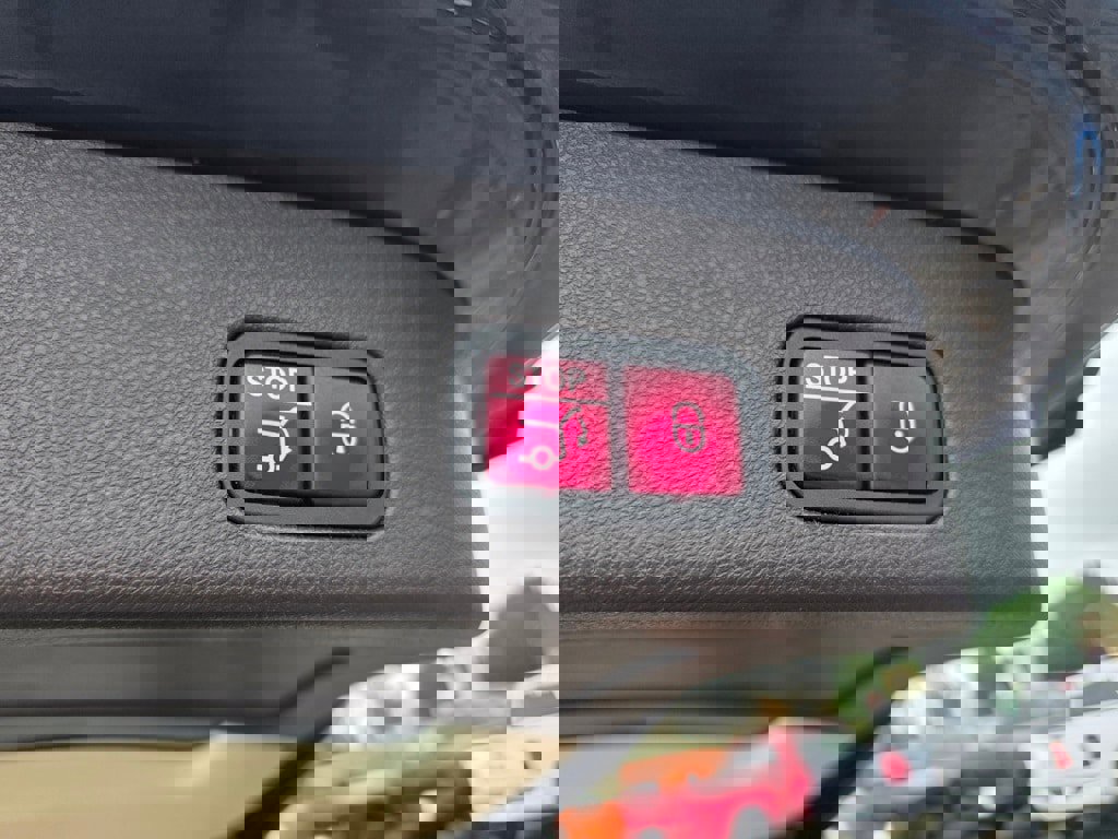 Used 2017 Mercedes-Benz GLS 450 4MATIC image 26