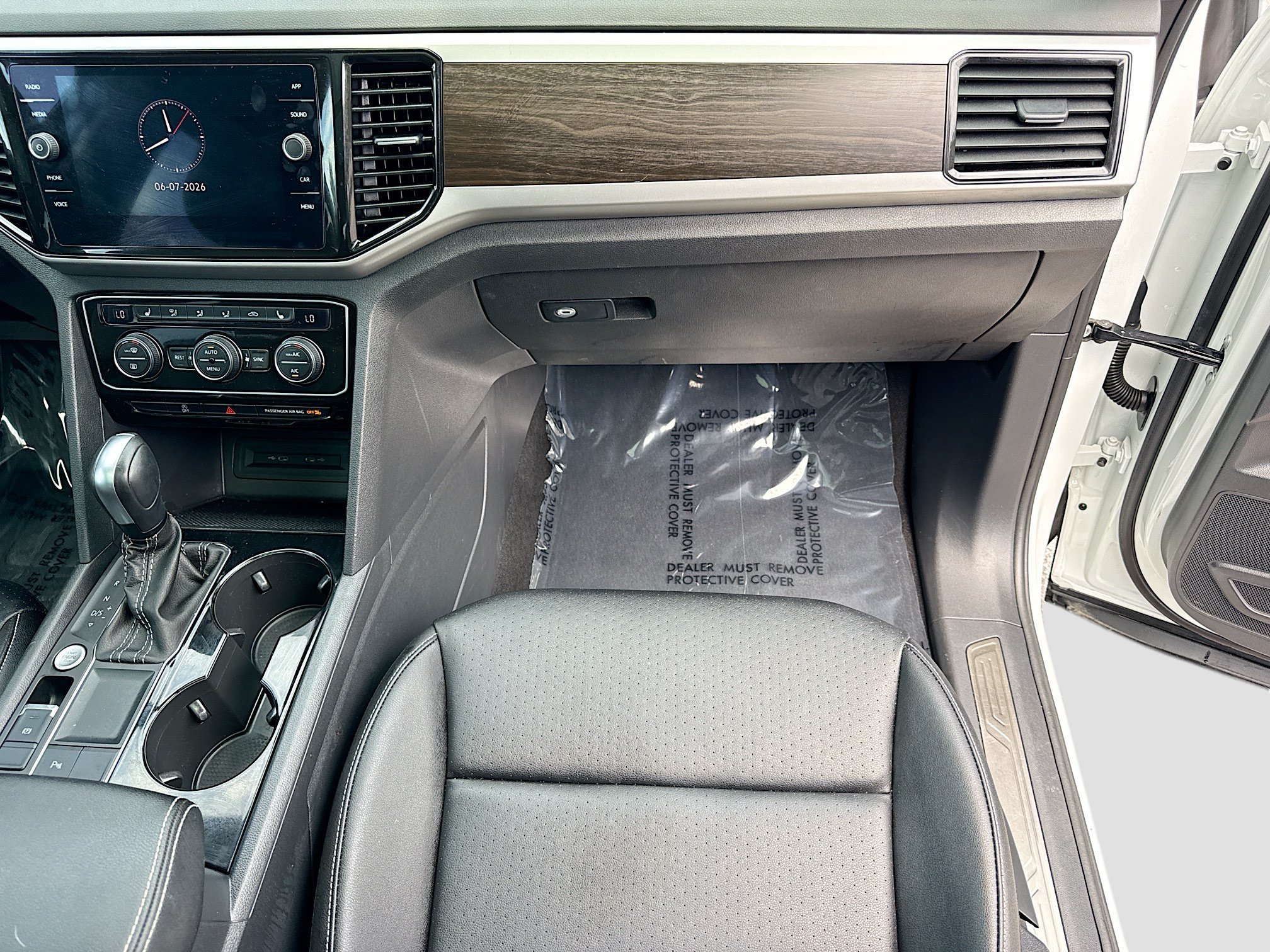 Used 2023 Volkswagen Atlas SE w/ Panoramic Sunroof Package FWD image 18