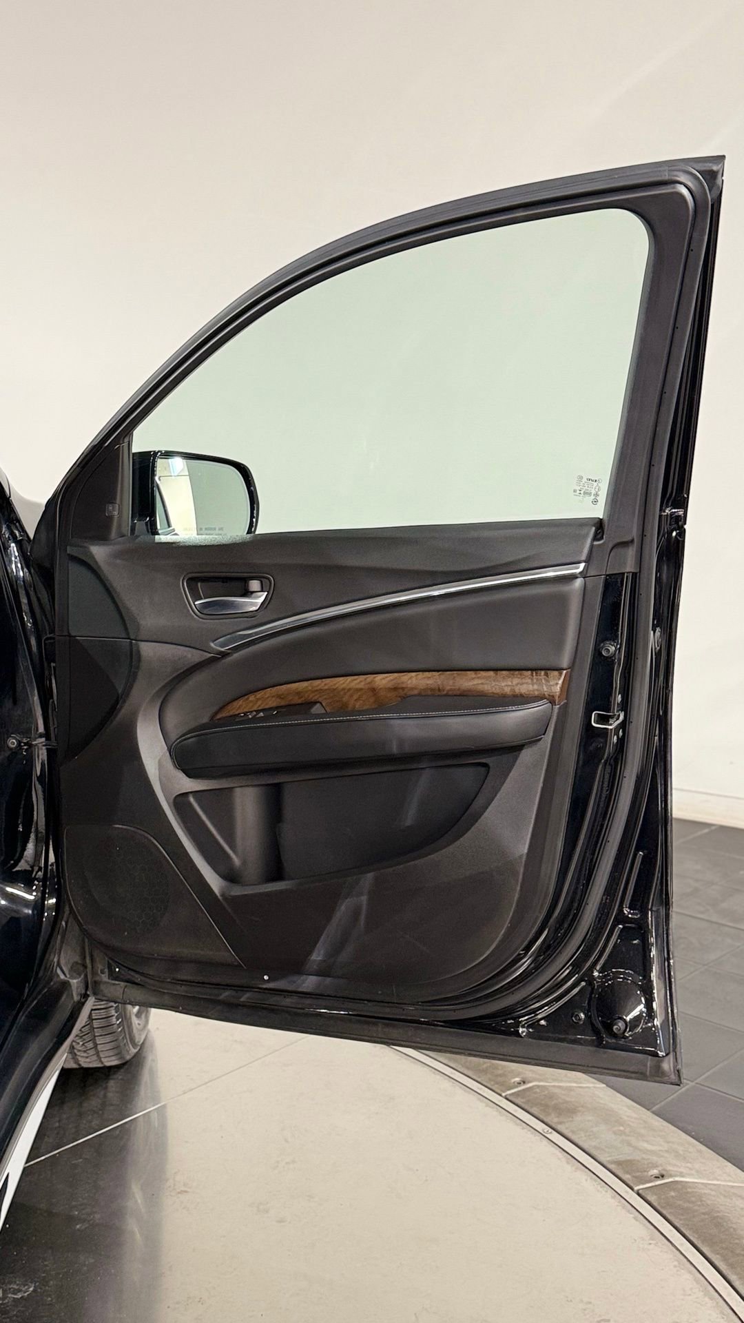 Used 2017 Acura MDX SH-AWD w/ Advance Package image 61