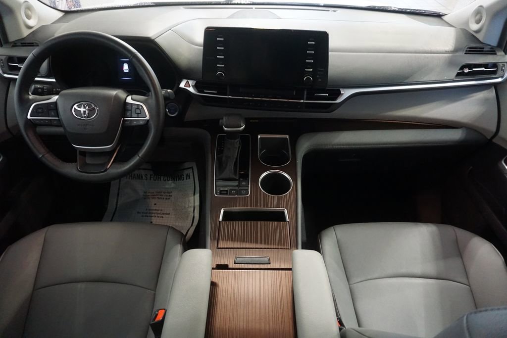 Used 2024 Toyota Sienna XLE w/ XLE Plus Package image 27