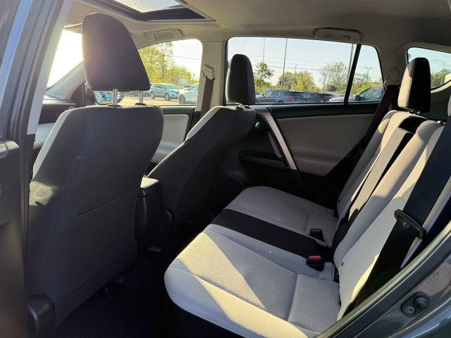 Used 2017 Toyota RAV4 XLE AWD/4WD image 16