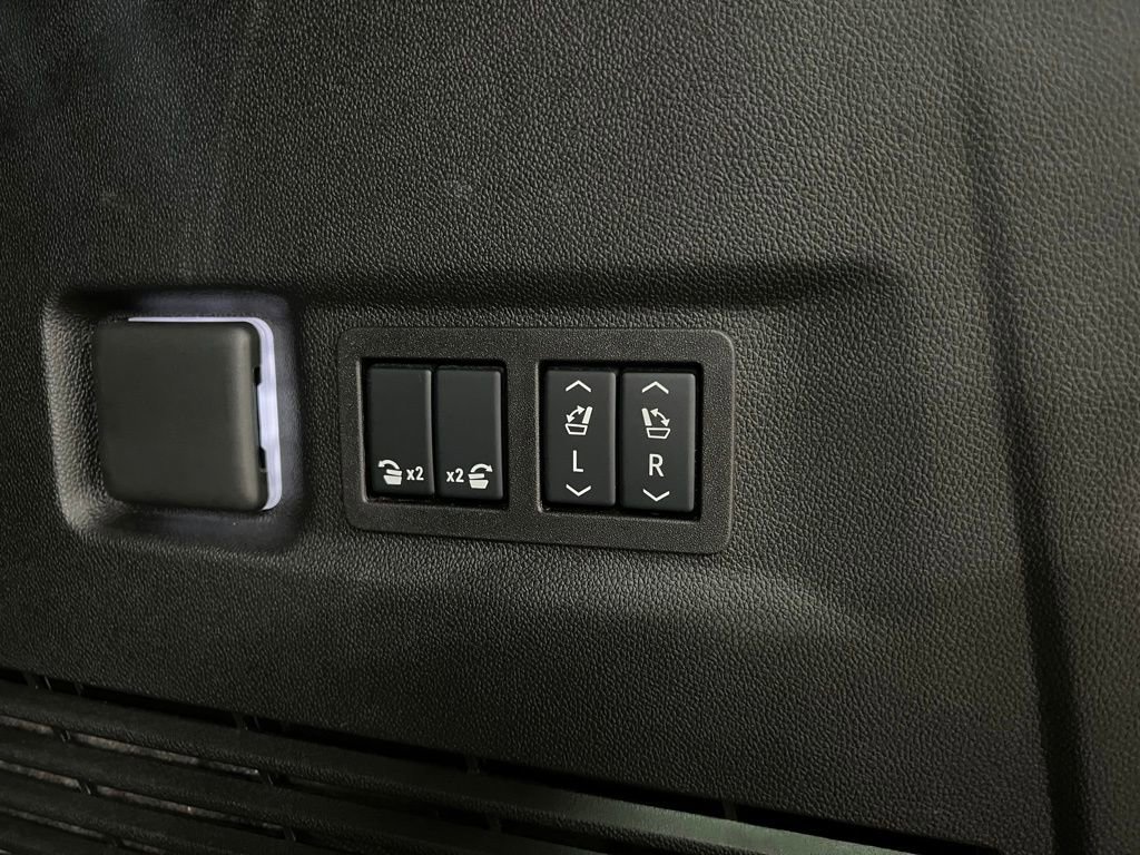 Certified 2025 Chevrolet Suburban Z71 w/ Z71 Off-Road Package image 15