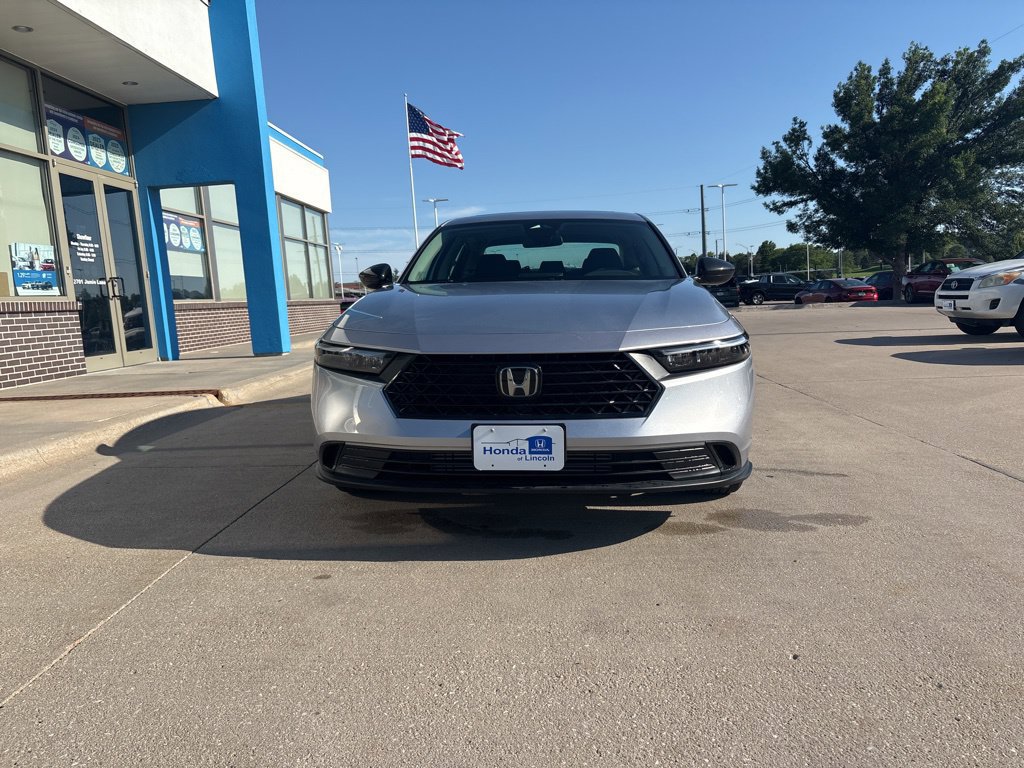 Certified 2025 Honda Accord SE image 2