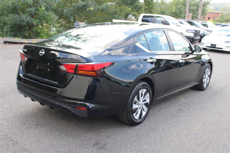 Used 2025 Nissan Altima 2.5 S FWD image 8