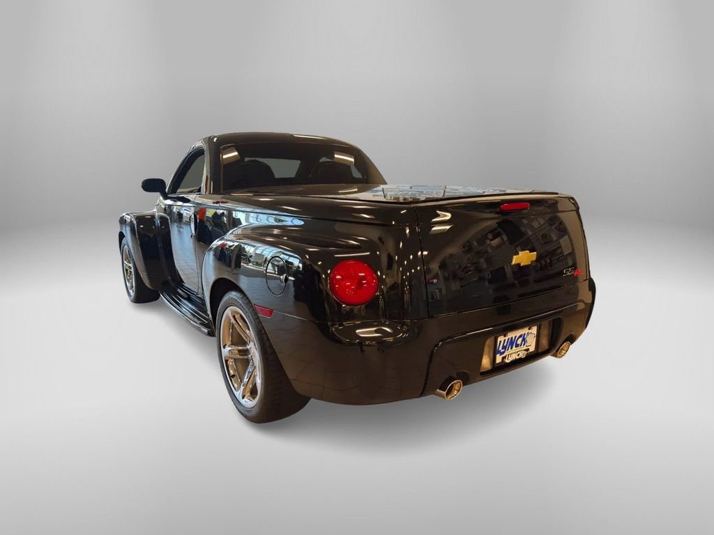 Used 2006 Chevrolet SSR w/ Preferred Equipment Group image 3