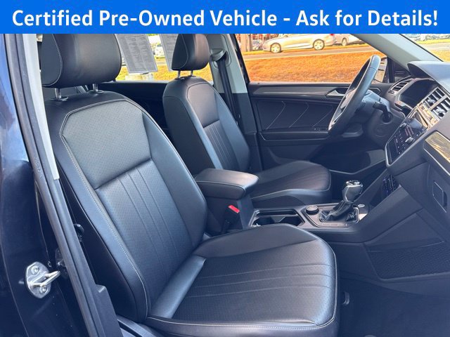 Certified 2022 Volkswagen Tiguan SE w/ Panoramic Sunroof Package AWD/4WD image 23
