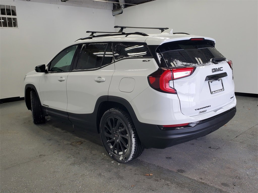 Used 2023 GMC Terrain SLT w/ Elevation Edition image 4