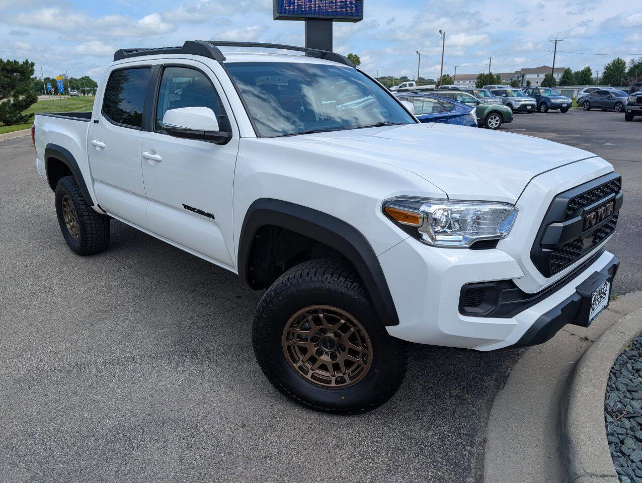Used 2023 Toyota Tacoma 4x4 Double Cab image 3
