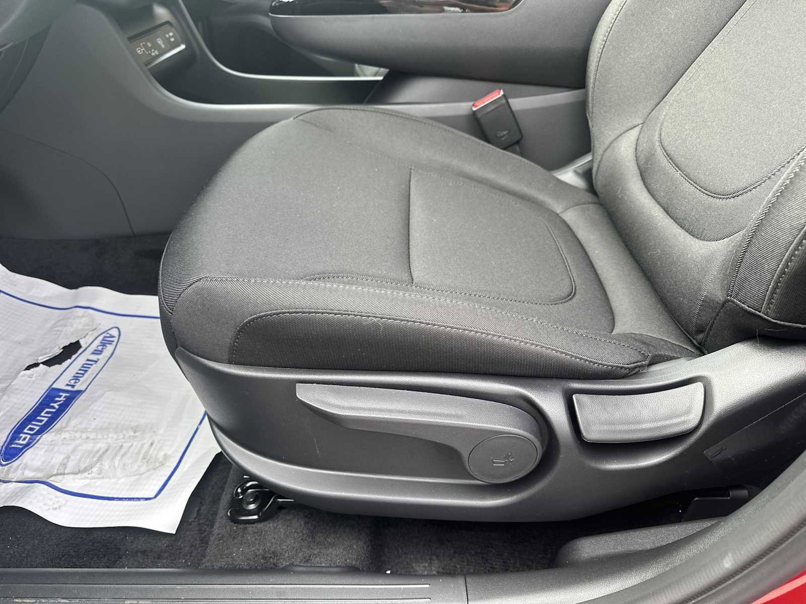 New 2026 Hyundai Tucson Blue SE image 21