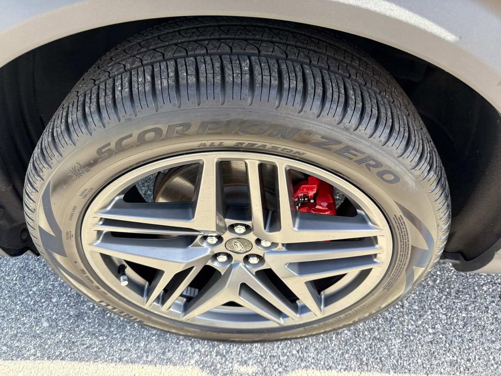 Used 2025 Ford Explorer ST RWD image 12