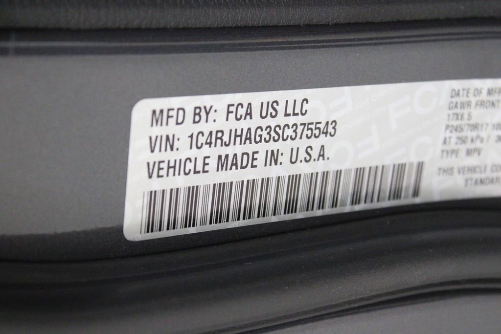 New 2025 Jeep Grand Cherokee Laredo w/ Luxury Tech Group I image 20